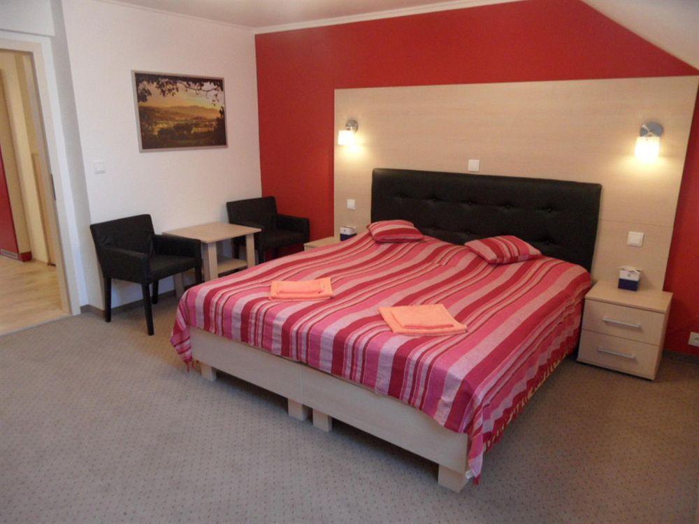 Apartments Verona Karlsbad Exterior foto